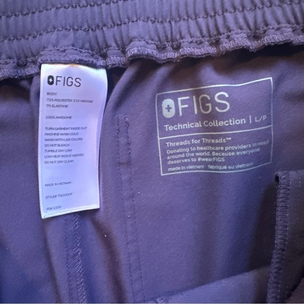 FIGS Purple V-Neck Scrub Top and Drawstring Pants Set